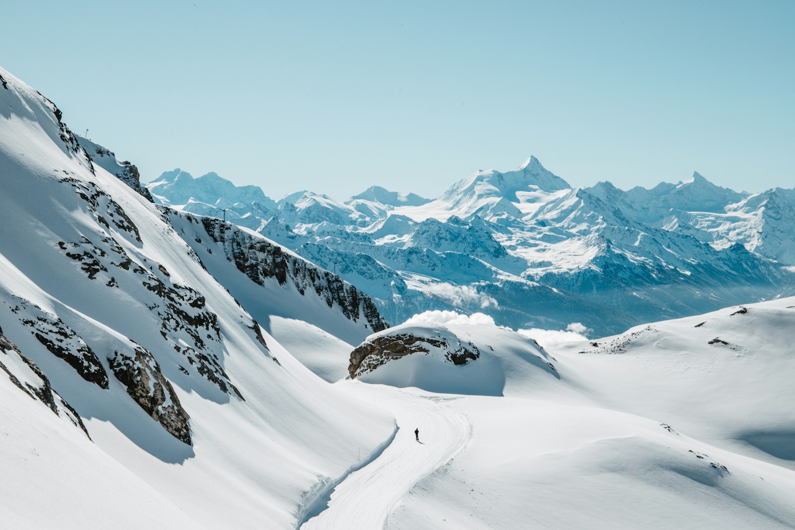 How to Plan a First Ski Trip Without Overpacking or Overspending