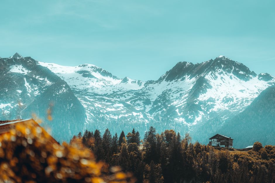 August Ski Trip Planning: Chalet and Lift Pass Tactics