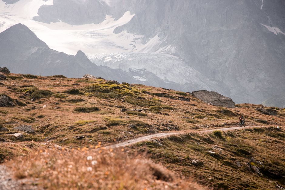 Gravel Cycling in the Netherlands and Belgium: Easy Spring Routes