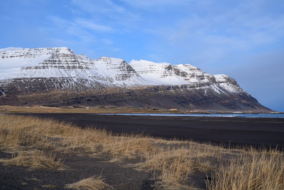 Iceland Winter Packing List: 14 Days, Zero Overpacking