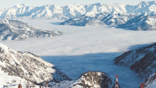 Unveiling the excitement of alpine skiing at elevated heights