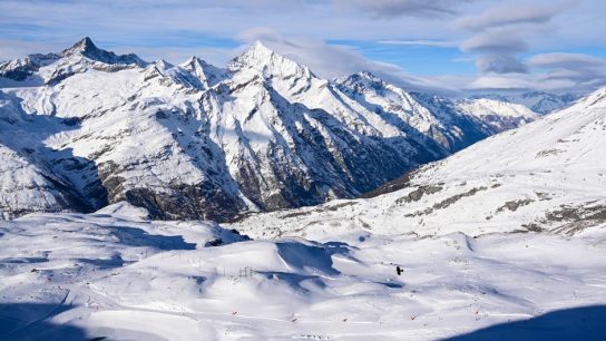 March Glacier Skiing: What Europe’s Highest Pistes Feel Like