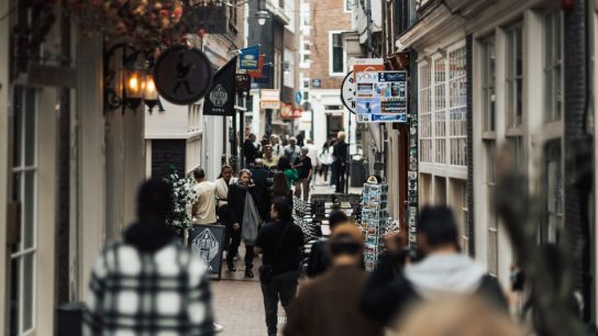 Neighborhood Walking Plans Beat Hop-On Tourist Loops