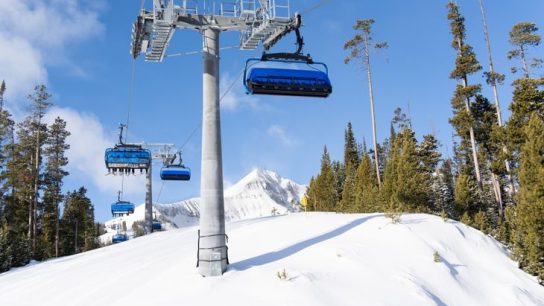 Spring Skiing in March: High-Altitude Resorts That Hold Snow